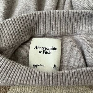 Abercrombie & Fitch sweater